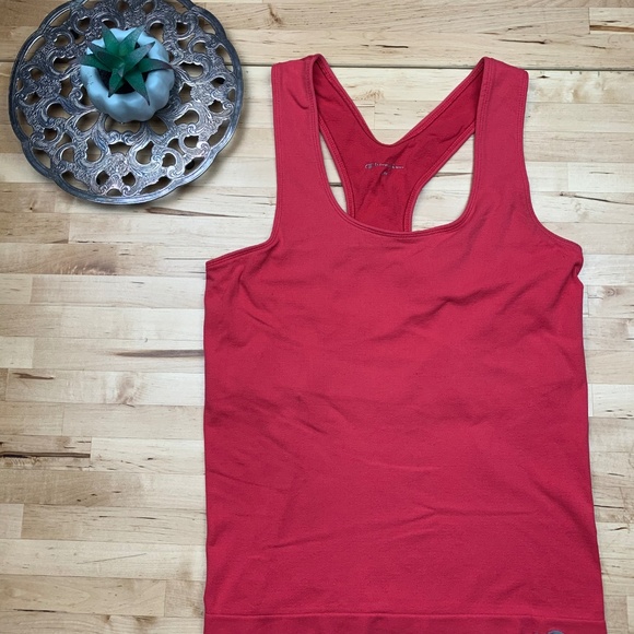 Champion Tops - 🔴 Champions Sz S/M racer-back top Built in bra